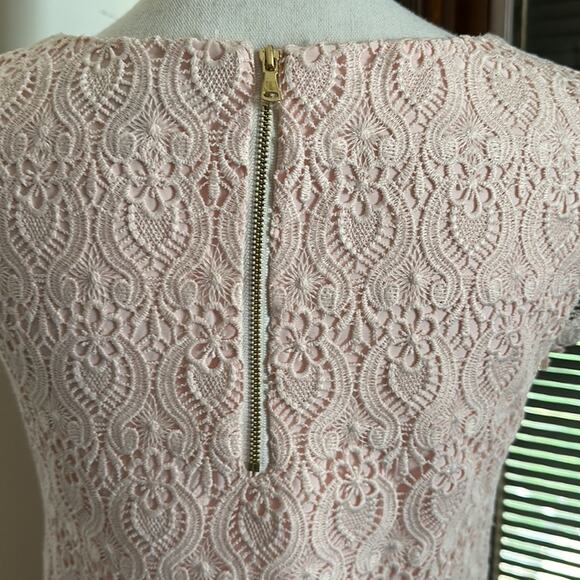 Cynthia Steffe | Reese Cap Sleeve Lace Shift Dress Size 2 - Picture 6 of 15